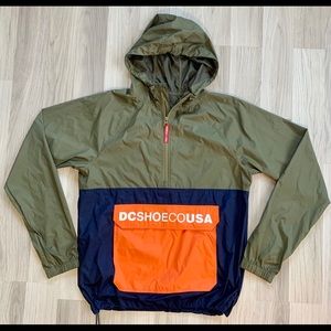 DC Shoe Co USA Skater Windbreaker Jacket. Small